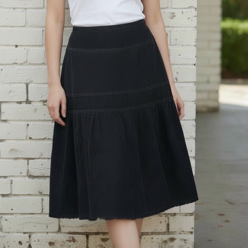 Liz‎ Claiborne Black Textured Tiered Mini Skirt Size 16 Boho Classic MN1